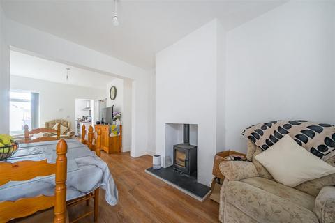 2 bedroom house for sale, York Street, Oswestry