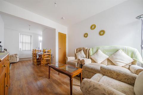 2 bedroom house for sale, York Street, Oswestry