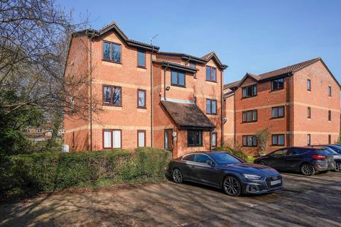 1 bedroom flat for sale, Courtlands Close, Watford, WD24