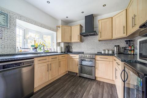 40 Ridgeview Close, Barnet, EN5 2QE
