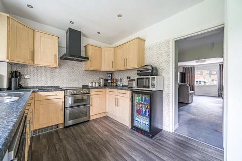 40 Ridgeview Close, Barnet, EN5 2QE