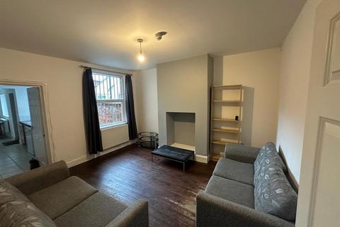 5 bedroom semi-detached house to rent, £125 excl bills - 5 Bed on Grove Road, Lenton, Nottingham