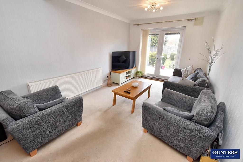Lounge-dining room