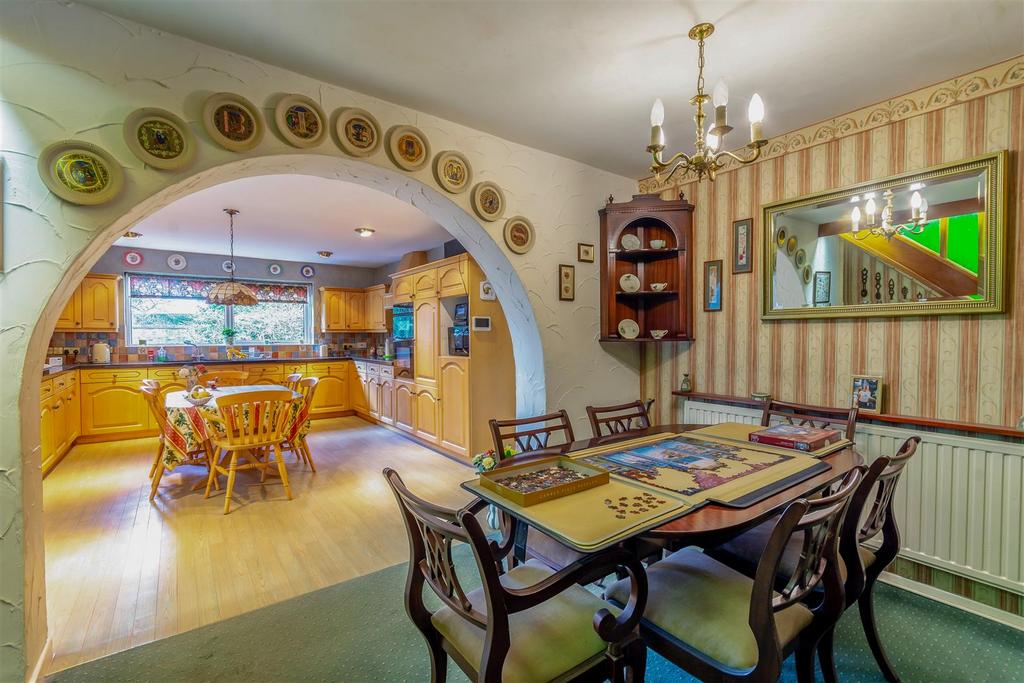8639206-interior34.jpg