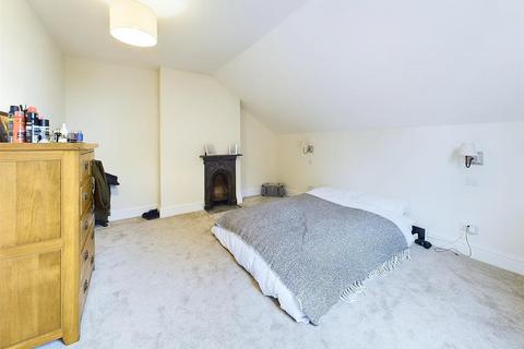 40 Tuffley Avenue, Gloucester, GL1 5LX