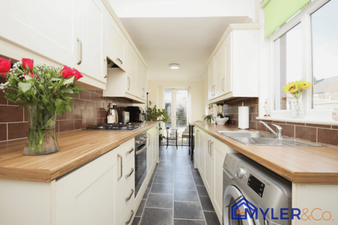 3 bedroom semi-detached house for sale, Heath Road, Widnes, WA8