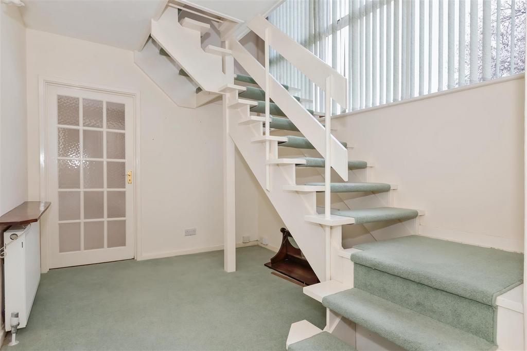 For Sale by Aspire Residential Longlands Glade