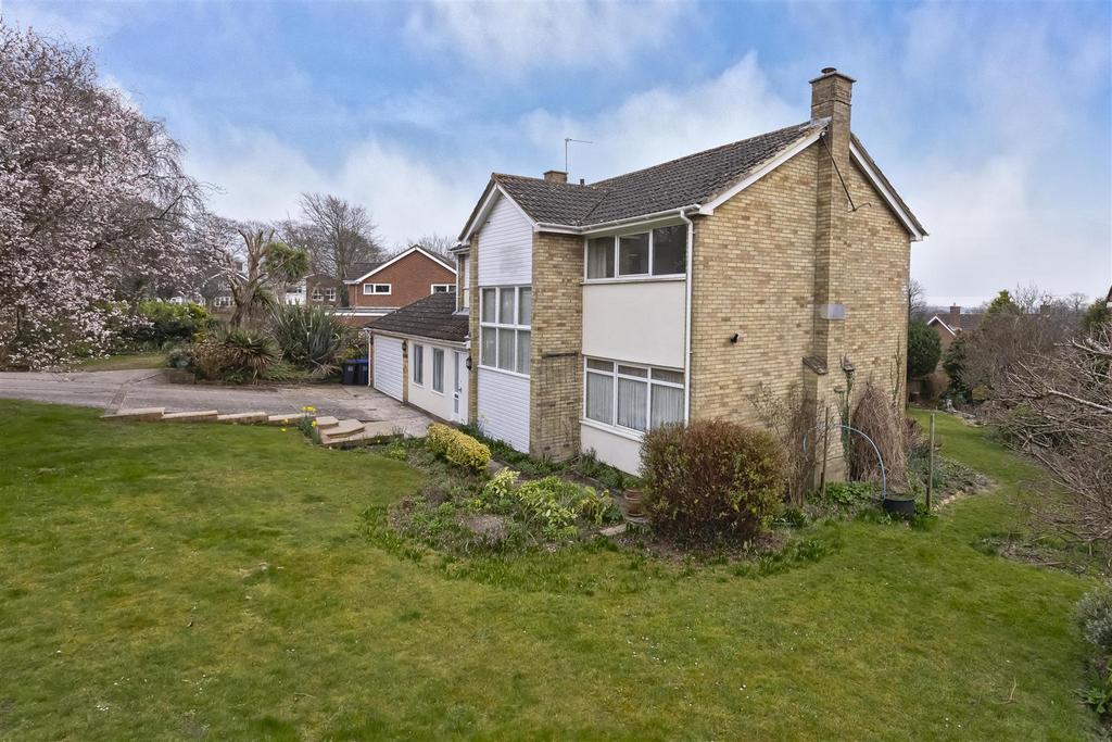 For Sale by Aspire Residential Longlands Glade