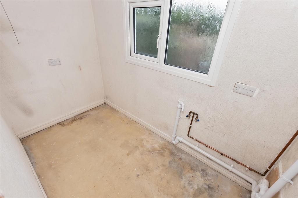 For Sale by Aspire Residential Longlands Glade