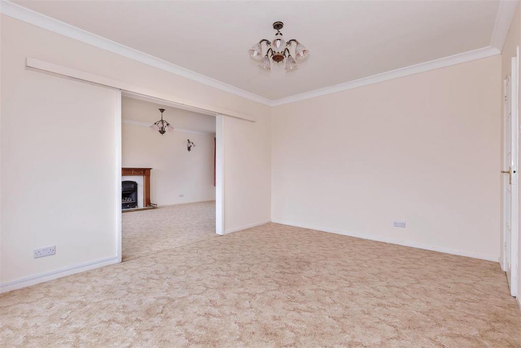 For Sale by Aspire Residential Longlands Glade
