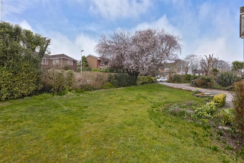 For Sale by Aspire Residential Longlands Glade