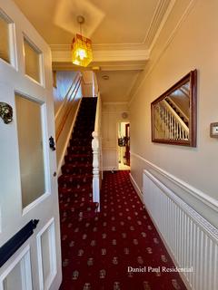 2a Kingsdown Avenue, Ealing, London, W13 9PR