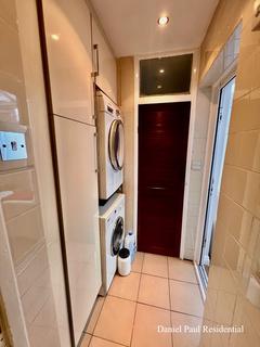 2a Kingsdown Avenue, Ealing, London, W13 9PR