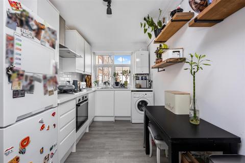 2 bedroom flat for sale, Withdean Rise, Withdean, Brighton