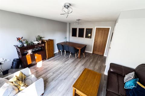 3 bedroom semi-detached house for sale, Gardeners Way, Southam CV47