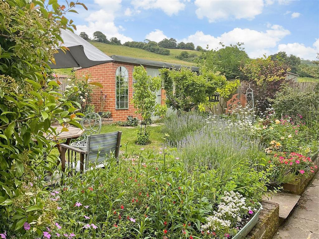 Brochure Rear Garden