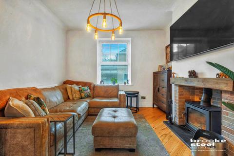 undefined, Woodlands View, Weir