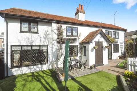 3 bedroom cottage for sale, Bell Street, Great Baddow, Chelmsford, CM2