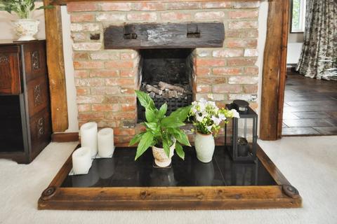 3 bedroom cottage for sale, Bell Street, Great Baddow, Chelmsford, CM2