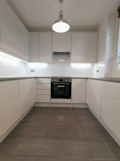 3 bedroom flat to rent, Kings Cross, London N1