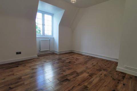 3 bedroom flat to rent, Kings Cross, London N1