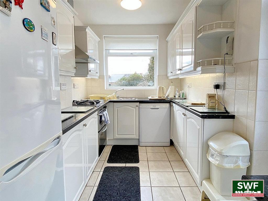 Kitchen1.jpg