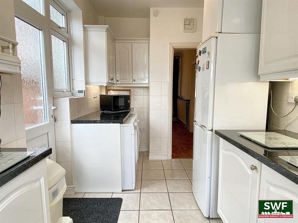 Kitchen4.jpg