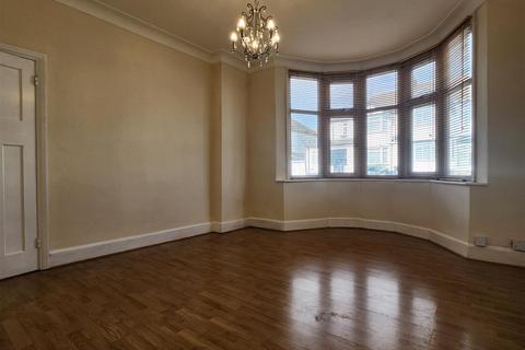 3 bedroom house for sale, Redbridge Lane East, Redbridge - CHAIN FREE!