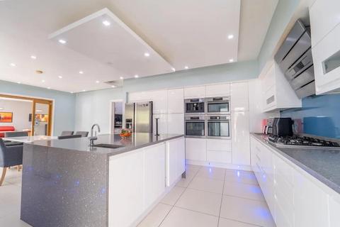 undefined, Tentelow Lane, Southall UB2