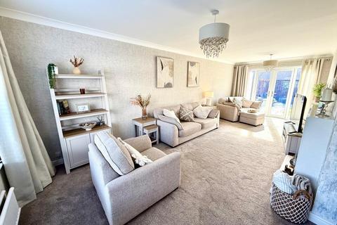 3 bedroom semi-detached house for sale, Newark Road, Fens