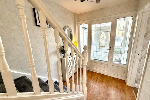 3 bedroom semi-detached house for sale, Newark Road, Fens