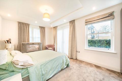 1, Lanesborough House Atkinson Close, London, SW20 0BF