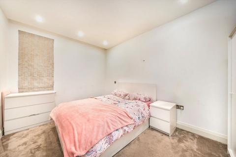 1, Lanesborough House Atkinson Close, London, SW20 0BF