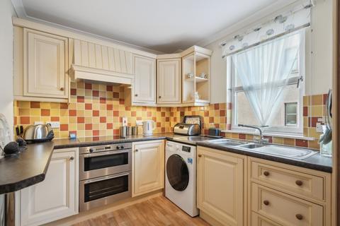 2 bedroom retirement property for sale, Earnbank, Bridge Of Earn, PH2