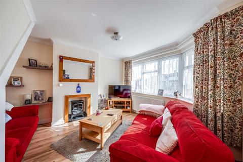 25 Lawford Gardens, Dartford, DA1 3AL