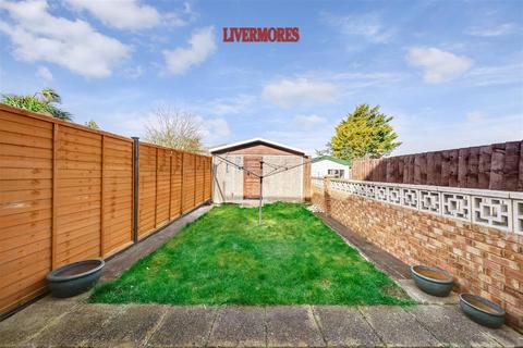 25 Lawford Gardens, Dartford, DA1 3AL