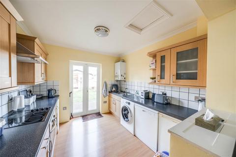 25 Lawford Gardens, Dartford, DA1 3AL