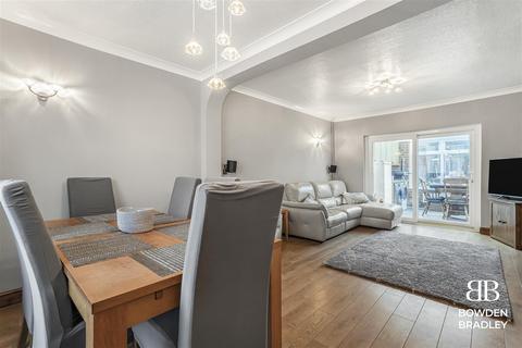 3 bedroom semi-detached house for sale, Brocket Way, Chigwell