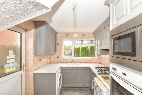 42 Medway Drive, Forest Row, RH18 5NT