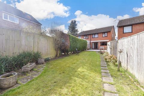 42 Medway Drive, Forest Row, RH18 5NT