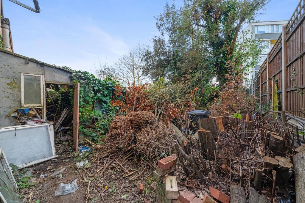 02-0f3382353 -  Prop World - NS - 37 Panmure Road S