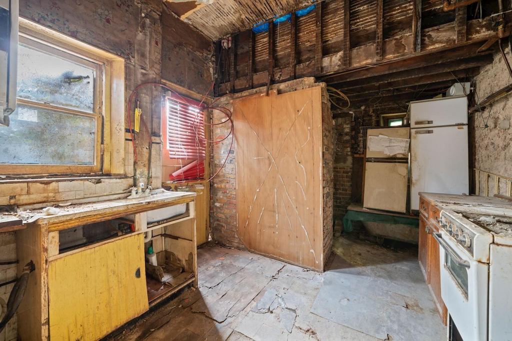 07-ae9b82353 -  Prop World - NS - 37 Panmure Road S