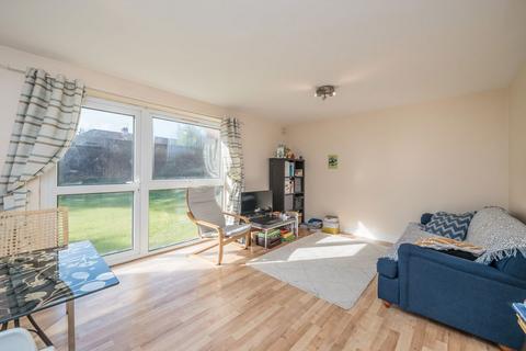 2 bedroom flat to rent, Cross Deep, Twickenham TW1