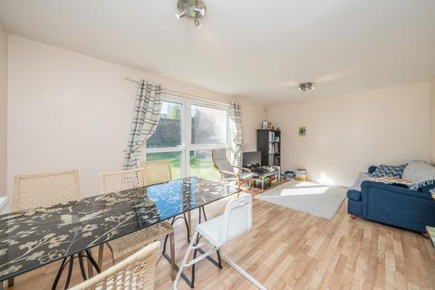 2 bedroom flat to rent, Cross Deep, Twickenham TW1