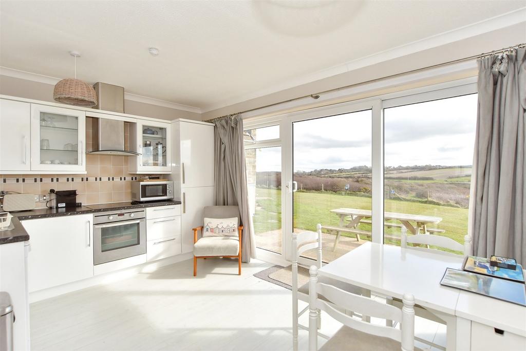 Lounge/Kitchen