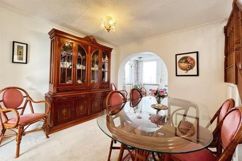 140 Downs Road, Folkestone, CT19 5PX