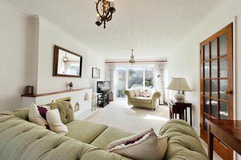 140 Downs Road, Folkestone, CT19 5PX
