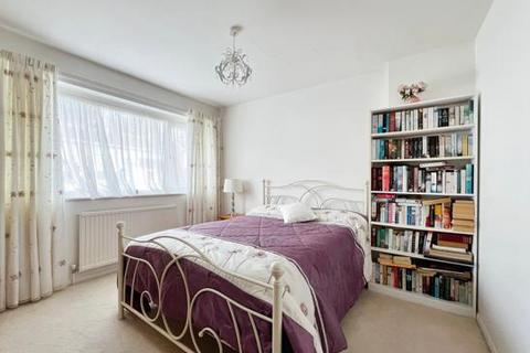 140 Downs Road, Folkestone, CT19 5PX