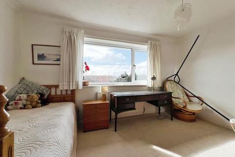 140 Downs Road, Folkestone, CT19 5PX