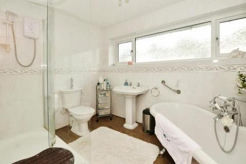 140 Downs Road, Folkestone, CT19 5PX